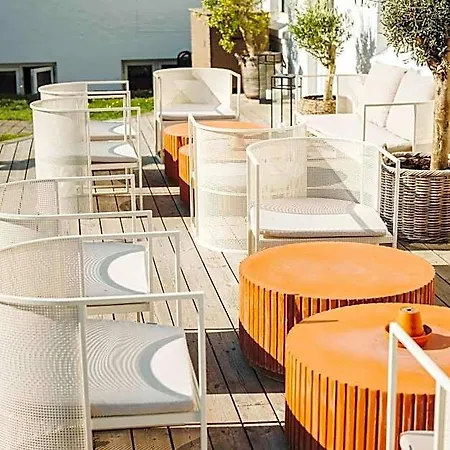 Hotel The Falcon 3*